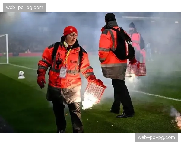 英超成立特别工作组，应对日益严重的球场投掷杂物问题